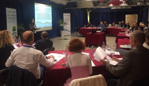 Znj. Elisabeta Poçi, Zëvendës Drejtore Ekzekutive e SHUKALB gjatë fjalimit të saj të hapjes në Workshopin Rajonal mbi Certifikimin Bazuar në Testim Foto nga SHUKALB 