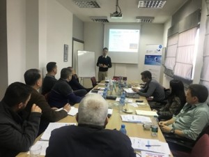 Pjesëmarrësit gjatë workshopit të Trajnimit të Trajnerëve të programit Efiçenca e Energjisë Foto nga SHUKALB 